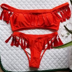 Off the shoulder bikini